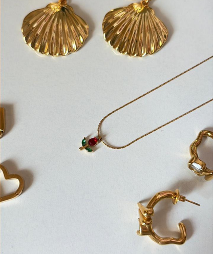 Minimal Tulip Necklace