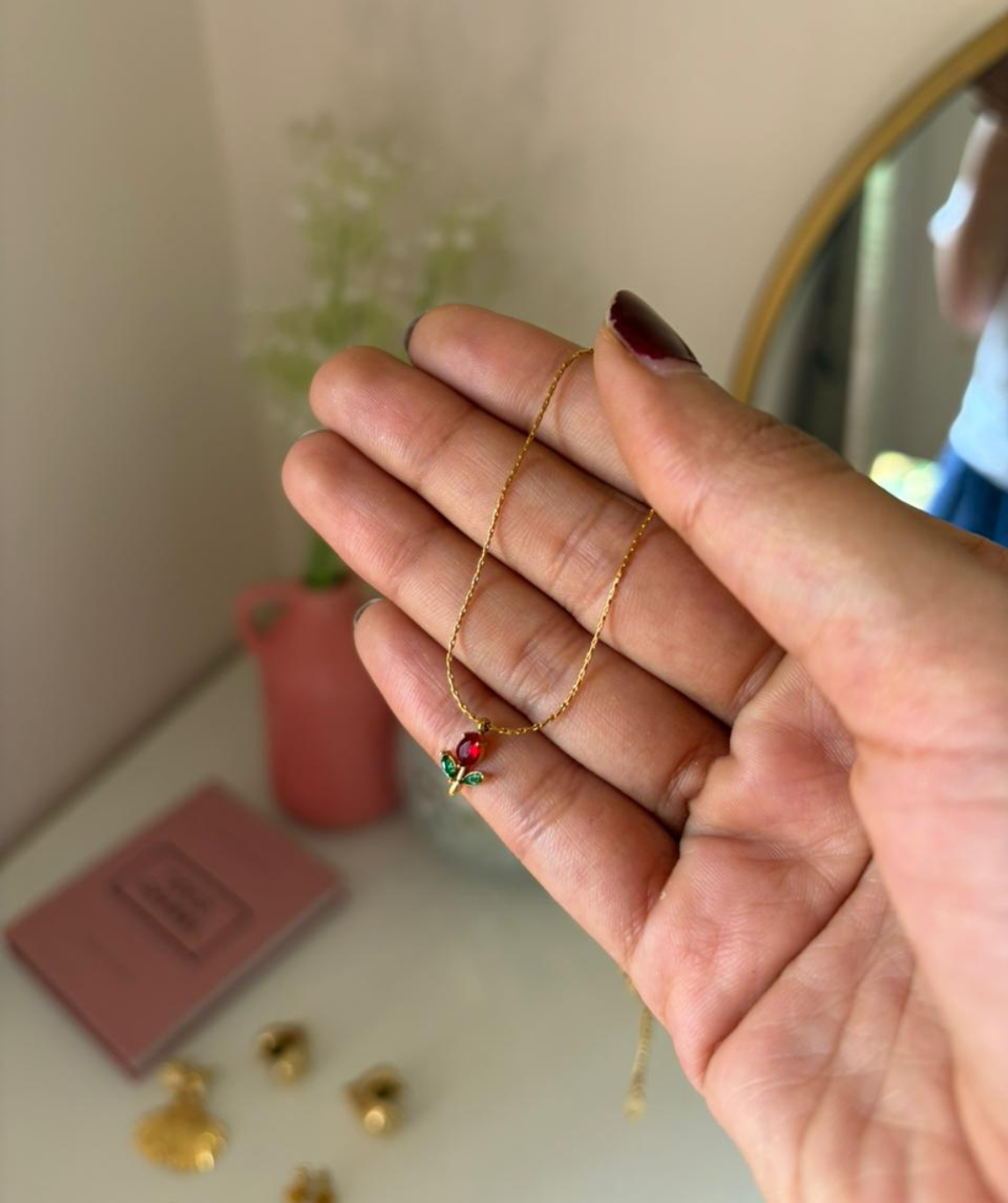 Minimal Tulip Necklace