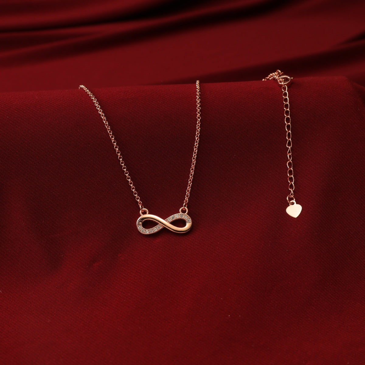 Endless Elegance White Infinity Jewellery Set