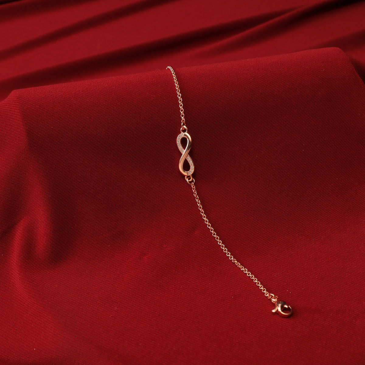 Endless Elegance White Infinity Jewellery Set